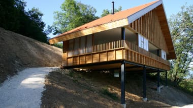 Фундамент для дома на склоне