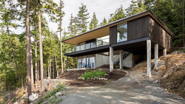 Насколько выгоднее возведение фундамента из забивных свай по сравнению с другими типами оснований?