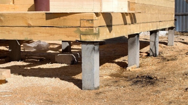 Называем вторую причину, почему мы работаем с железобетонными сваями