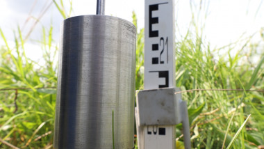 Вы решили построить дом и уже определились с типом фундамента, сделав правильный выбор в пользу железобетонных свай, что же делать дальше?