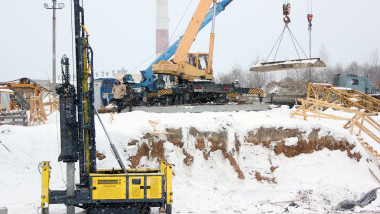 Что нам снег, что нам зной, что нам дождик проливной!