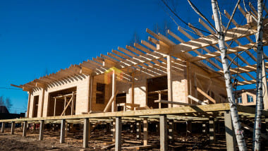 Установка забивных свай для подъема и установки мобильных домов: как правильно выбрать и установить