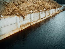 Берегоукрепление на ж/б сваях