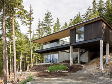 Возводим фундамент на склоне: какой лучше выбрать?