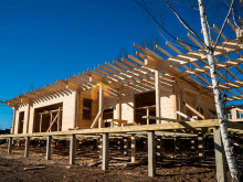 Установка забивных свай для подъема и установки мобильных домов: как правильно выбрать и установить