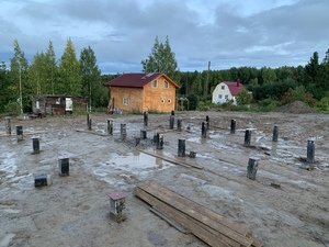Свайный железобетонный фундамент под каркасный дом в Карелии