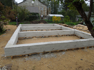 Фундамент для дома из газобетона с высоким ростверком в Твери