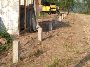 Фундамент для забора в городе Новосибирск, поселок Обь, СНТ Медтехника