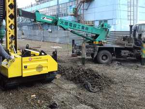 Фундамент для шпунтового ограждения на производственной площадке в Томске