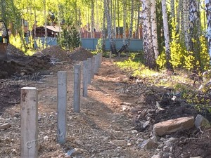 Фундамент для забора в поселке Родной