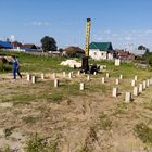 Фундамент на забивных ж/б сваях с бетонным ростверком для дома из газобетона с облицовкой в селе Доброе Липецкой области от компании 35FS